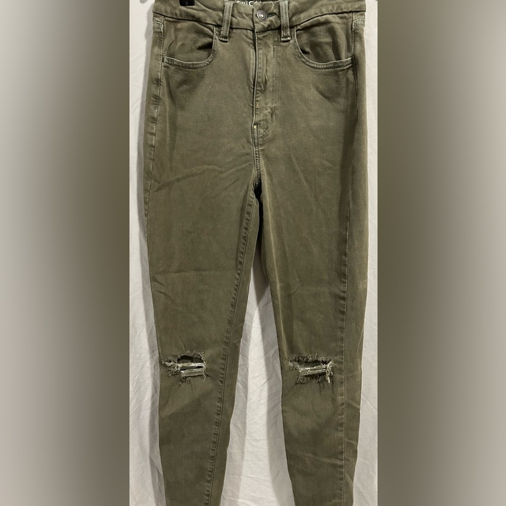 American Eagle Outfitters Olive curvy Super Hi-Rise Jeggings